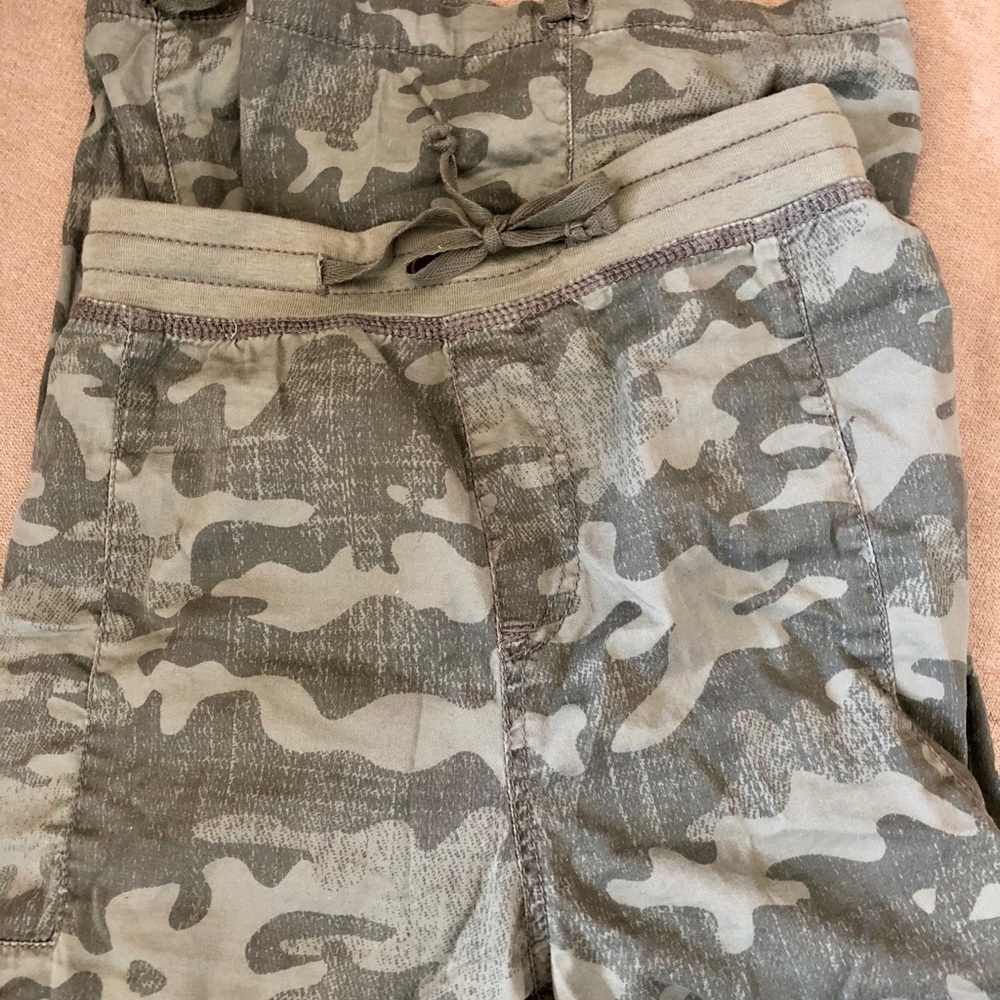 Cropped Cargo Pants
